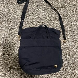 Lululemon black tote